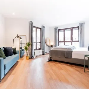Eddy's Rest & Relax - Neuhausen Apartment Munich